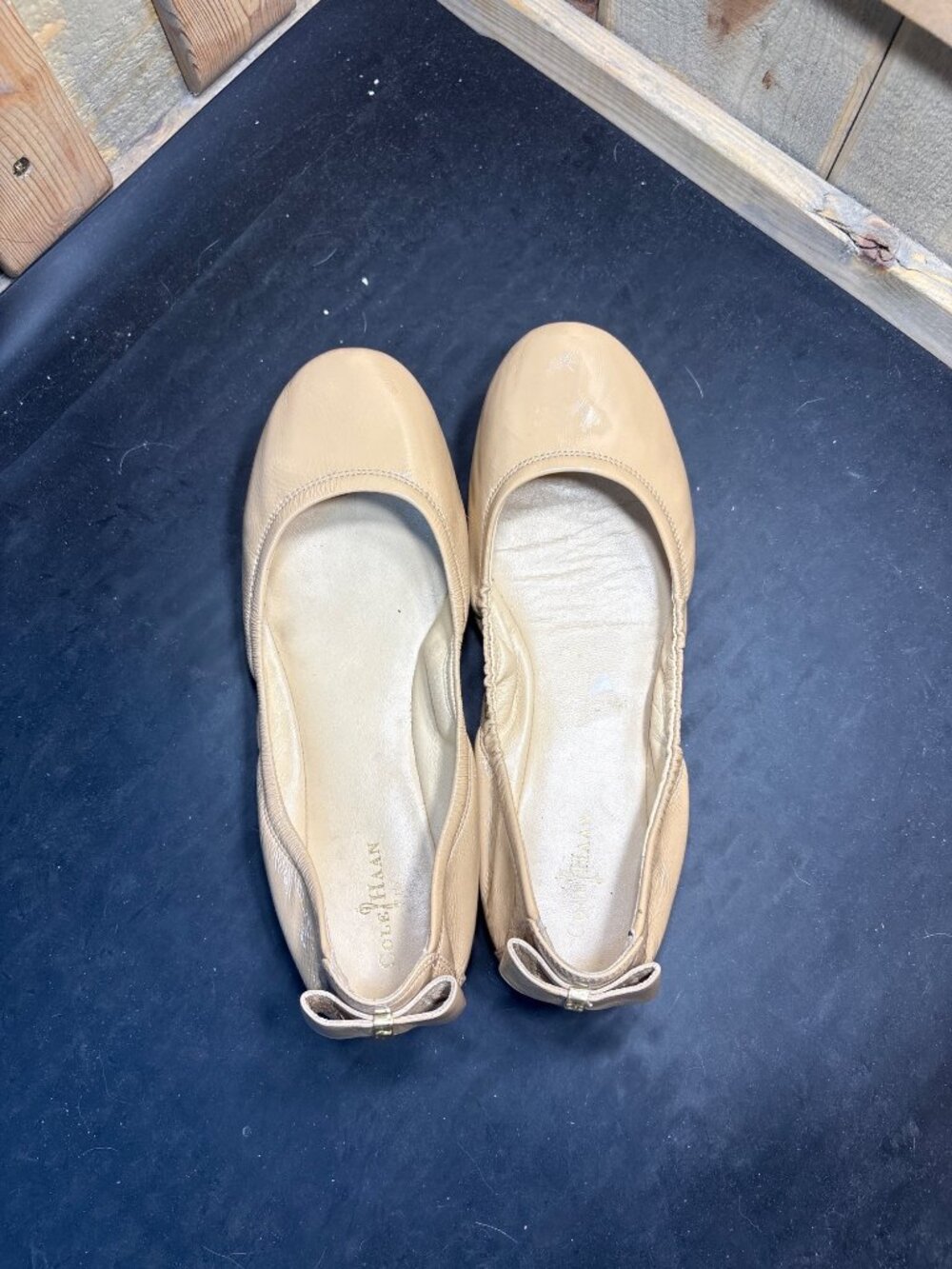 Cole Haan Womens Shoes Code D41381 Beige Patent Leather Flats US 8.5B, EU 39 - Picture 7 of 9